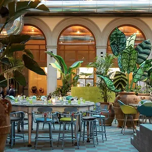 Hotel 25hours Piazza San Paolino, Florenz
