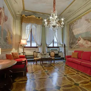 Palazzo Bucciolini Florence